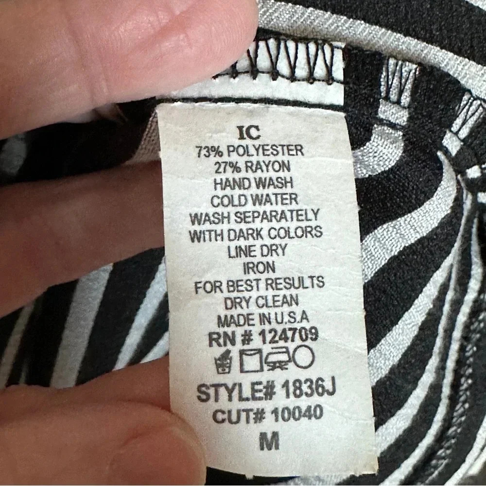 IC by Connie K Black White Stripe Blazer Medium Art 2 Wear Lagenlook Beetlejuice - Picture 3 of 12